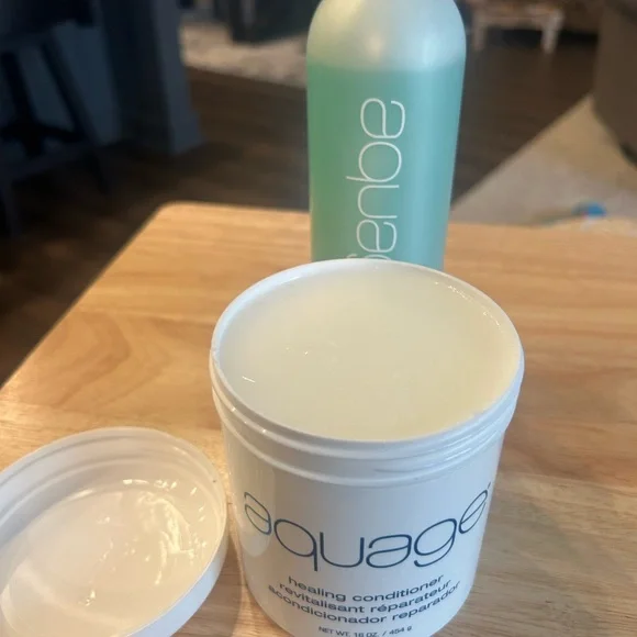 Aquage Vitalizing Shampoo and Healing Conditioner - Green and White - Picture 2 of 4